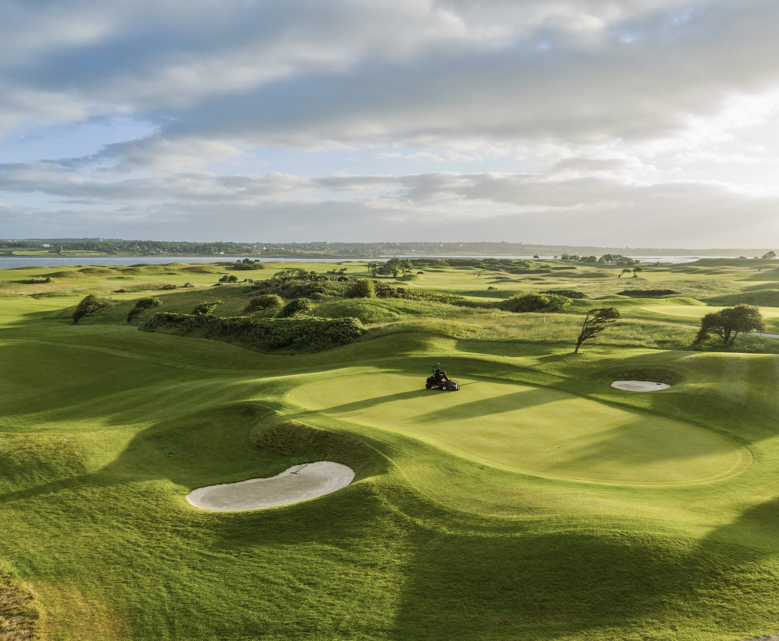 GolfatTheHawthorn2smallcreditJamesHogg